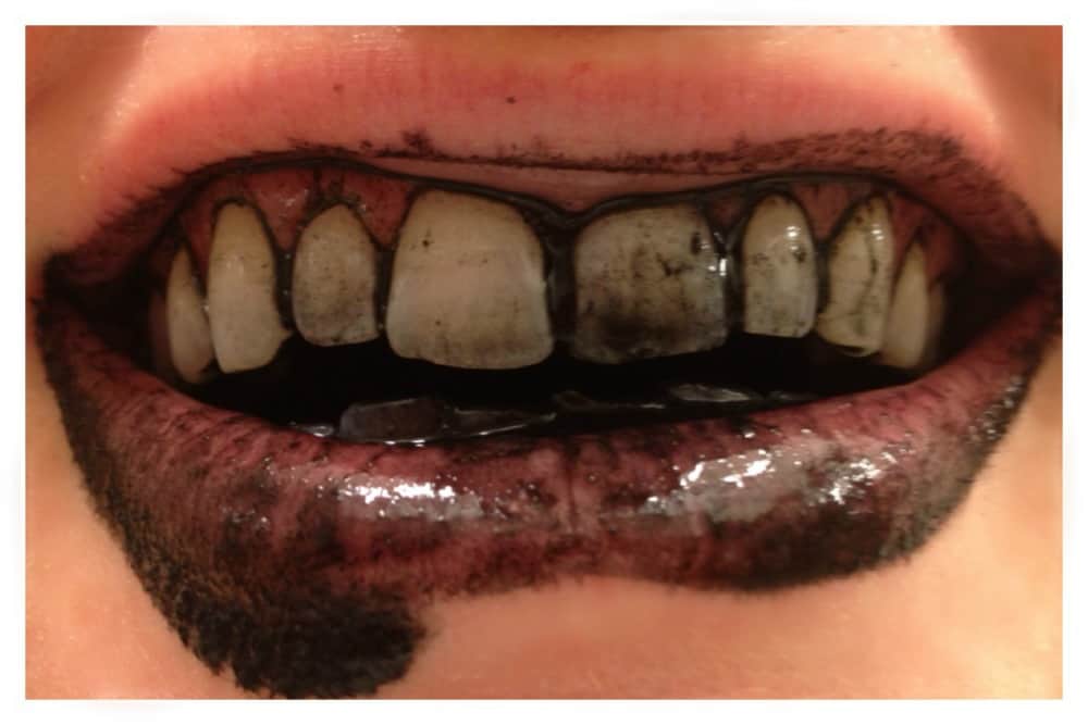 Whitening-Your-Teeth-With-Activated-Charcoal.jpg